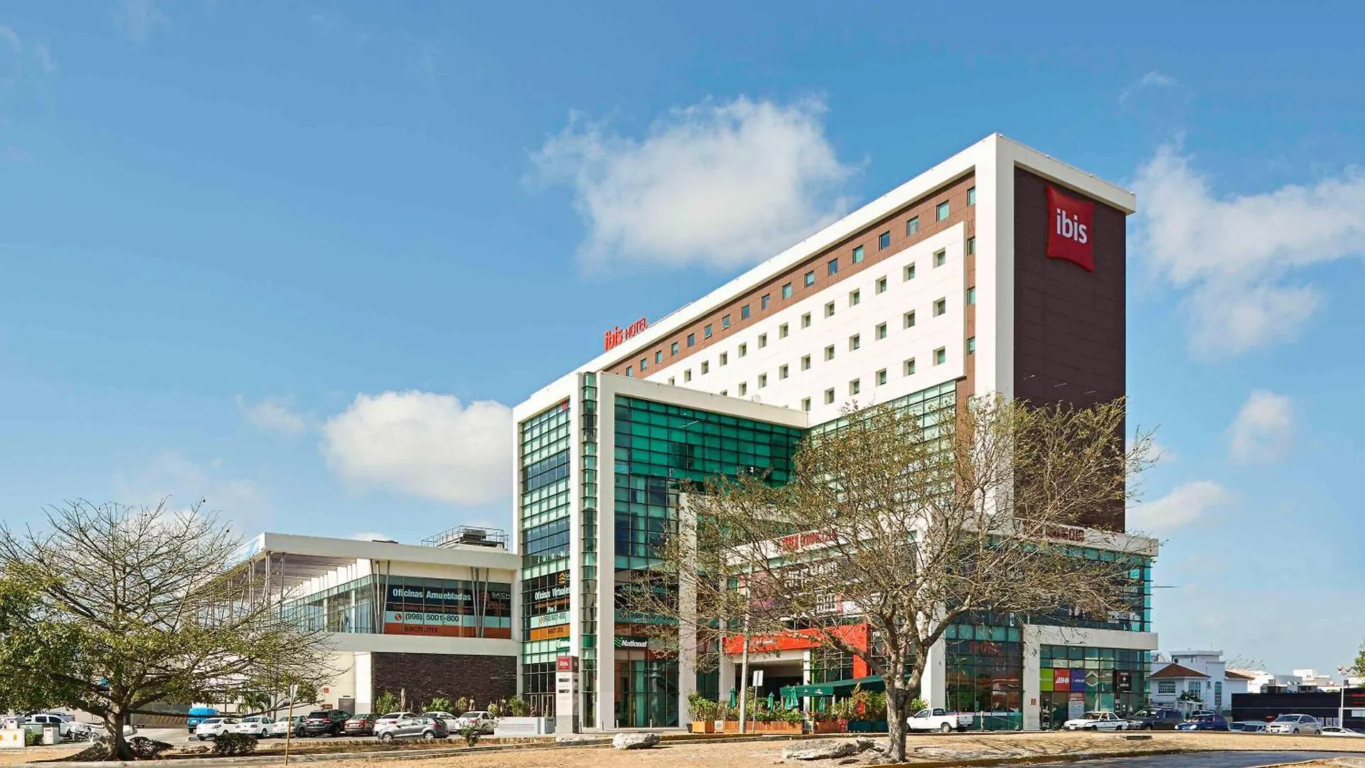 Ibis Cancun Centro location