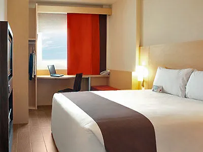 Ibis Cancun Centro Hotel