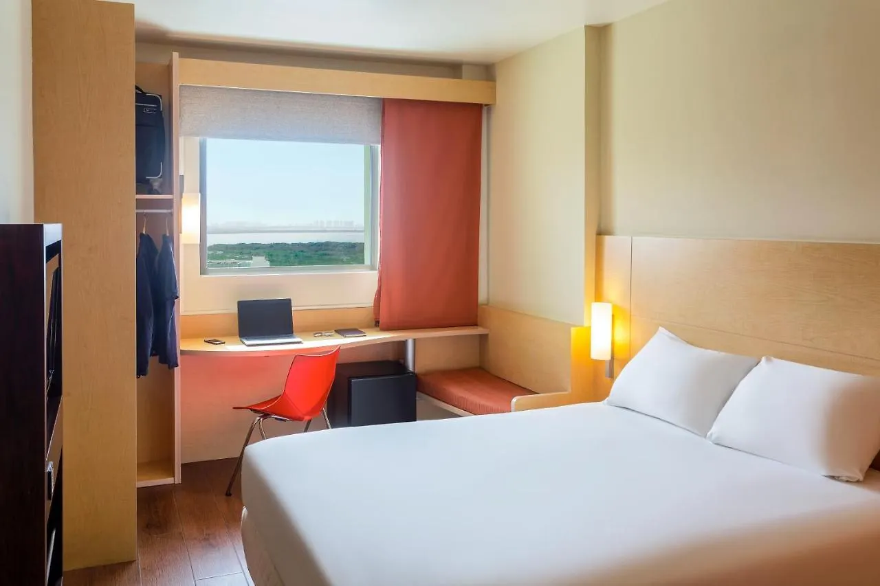 *** Hotel Ibis Cancun Centro Mexico